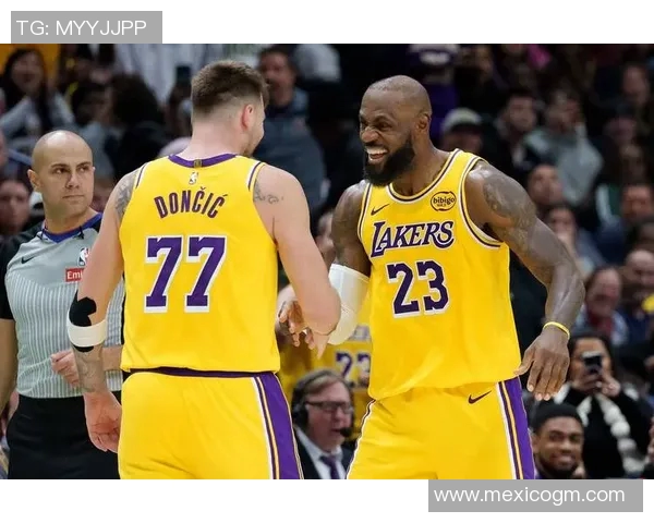 湖人击败雷霆，成功晋级季后赛，展现王者风范