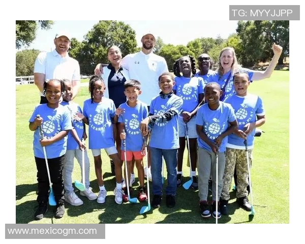 库里组织更多慈善活动,为社会传递正能量 库里组织更多慈善活动,为社会传递正能量