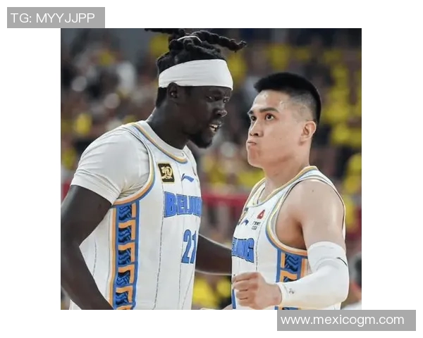 球迷狂热！约翰-埃格伯努成为CBA比赛中最受欢迎的球员